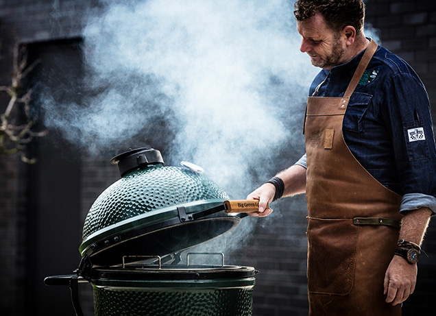 big green egg smoking smoker