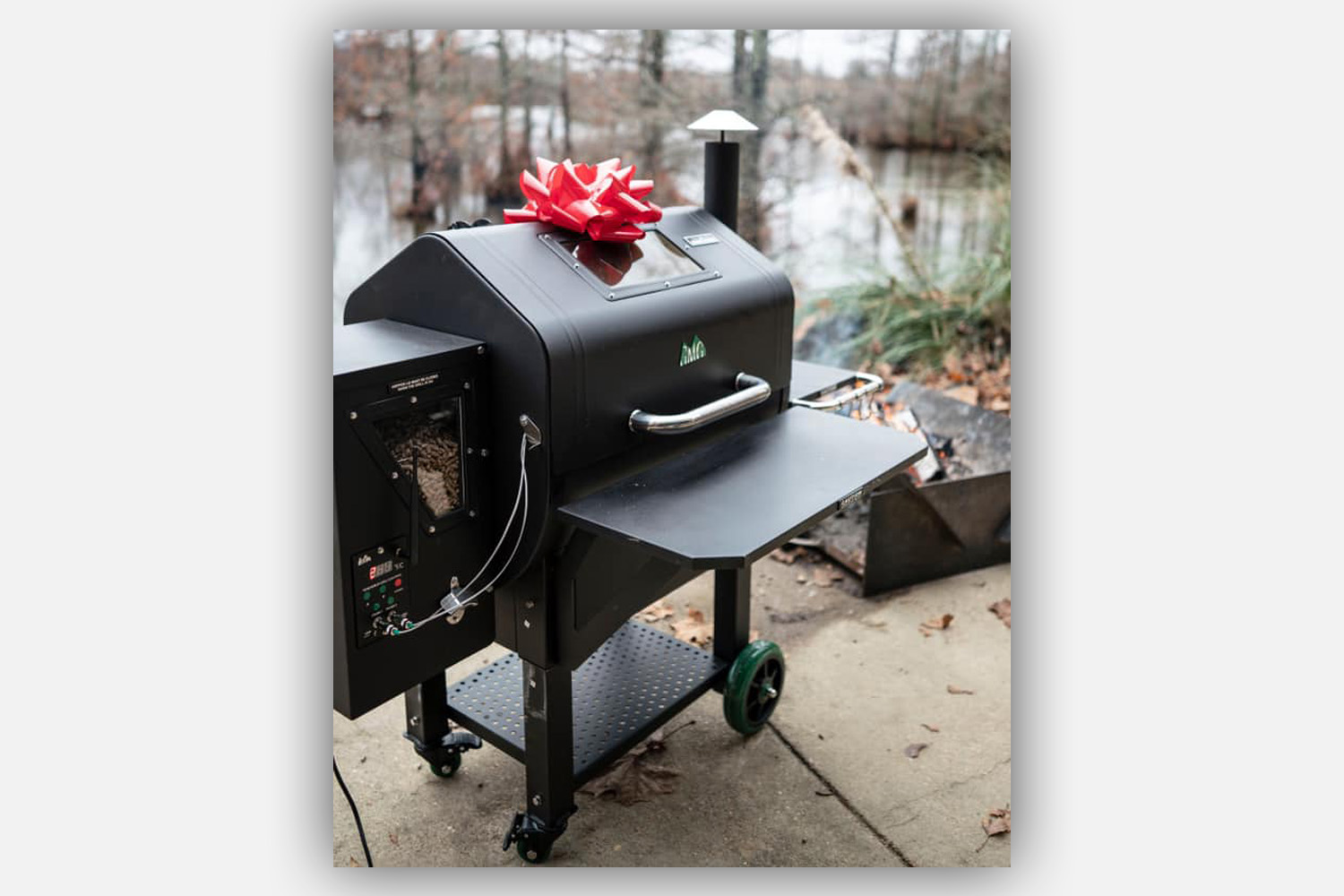GREEN MOUNTAIN PELLET GRILL GIFT